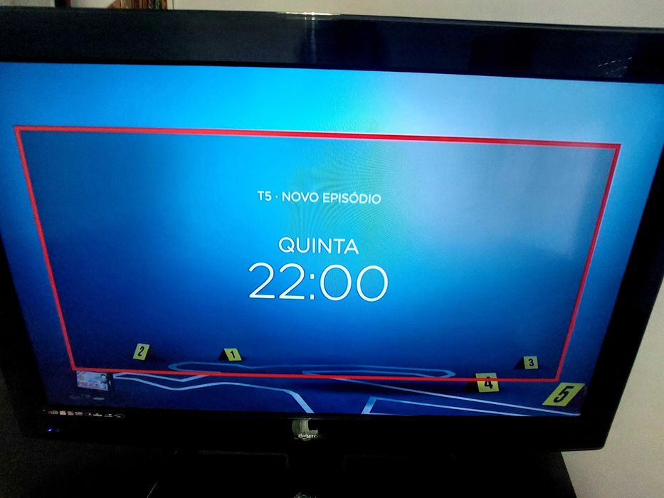 Televisão e-motion 30'' a funcionar perfeitamente.