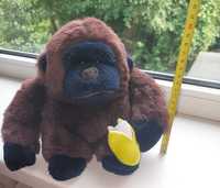 Maskotka goryl z bananem