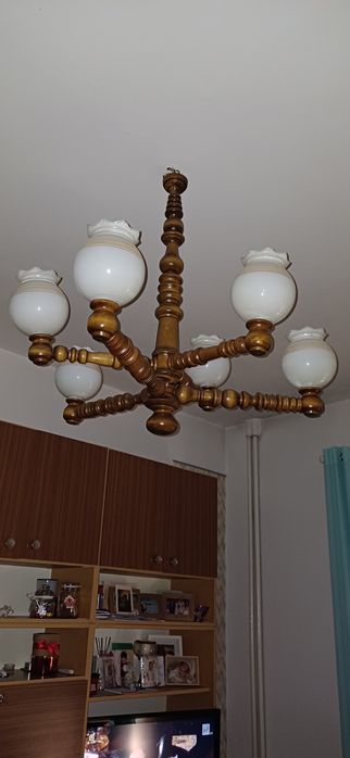 Sprzedam cena do uzgodnienia  segment ,żyrandol i kinkiety toczone ,su