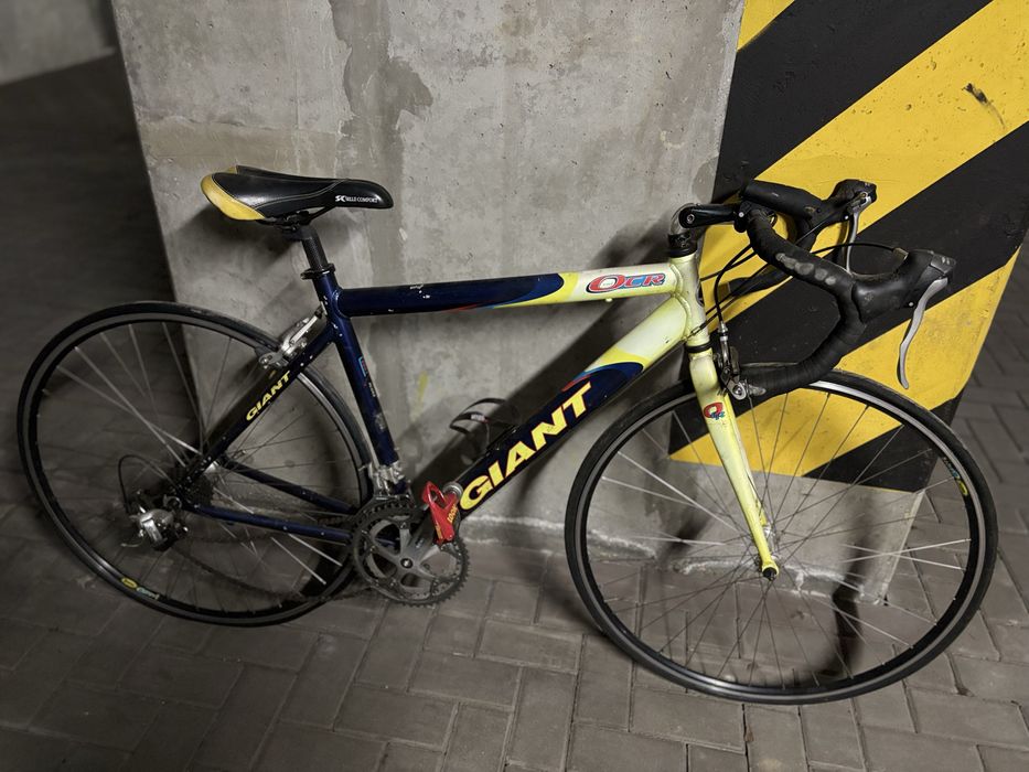 Rower szosowy GIANT