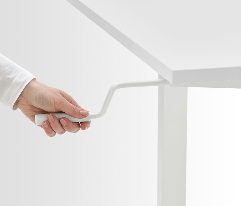 Biurko IKEA TROTTEN – regulacja wysokości, jak nowe!