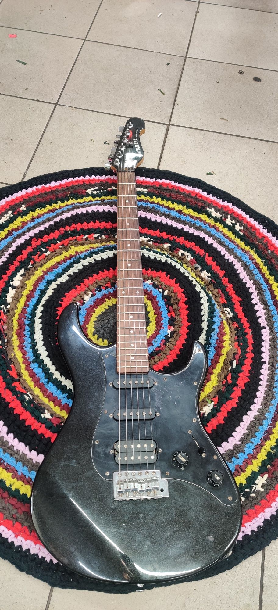 Електрогітара YAMAHA EG112