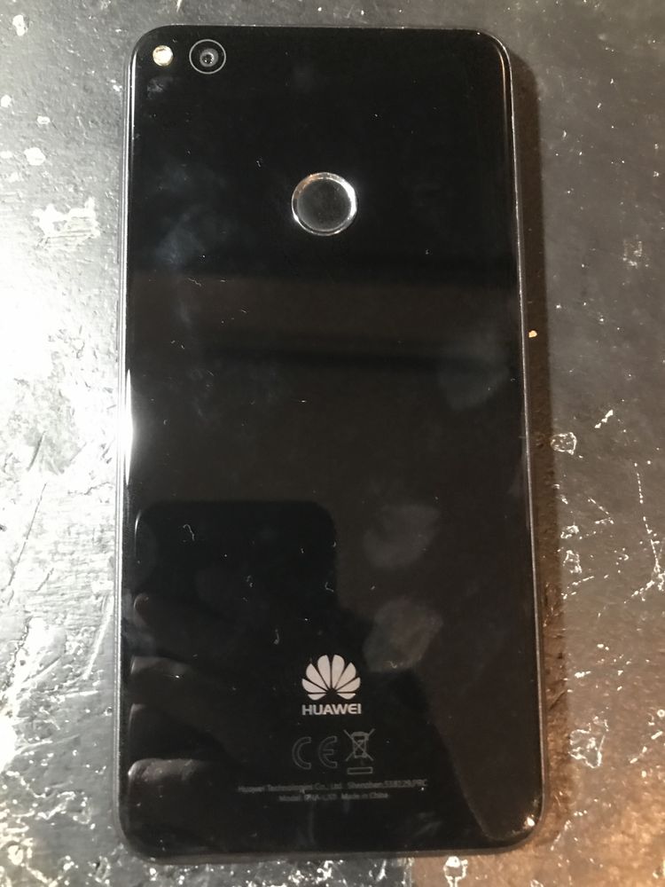 Vendo huawei p8 lite 2017 com vidro estalado desbloqueado