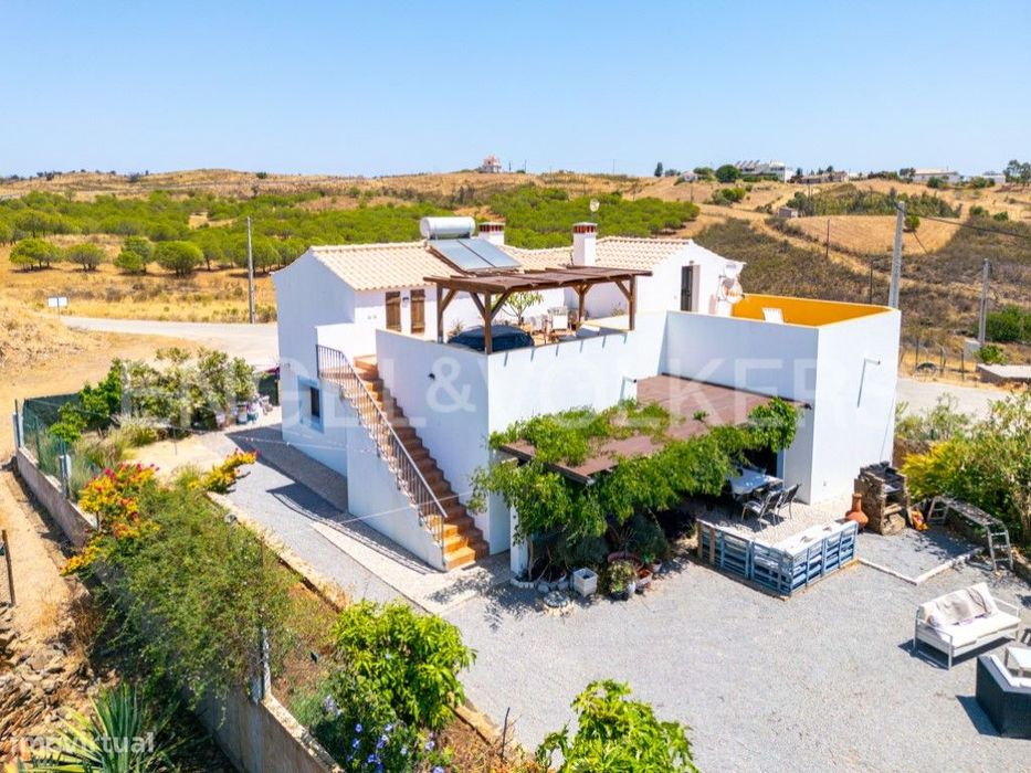 Moradia com terraço e tranquilidade na Conceição de Tavira