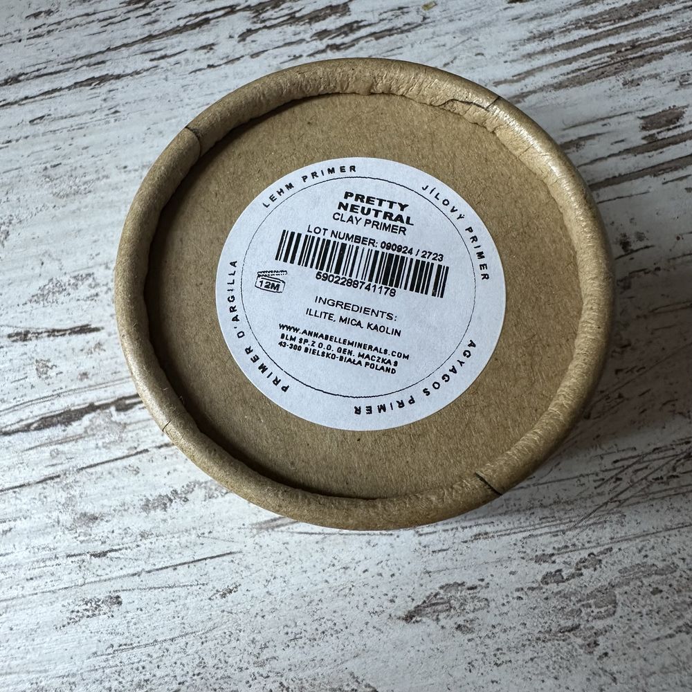 Pełny puder primer Annabelle Minerals clay primer pretty neutral