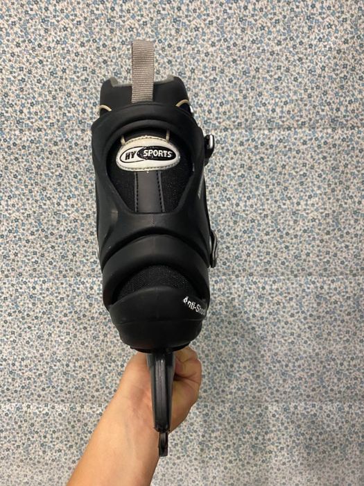 Коньки , 44 розмір , стан ідеальний з чохлом .