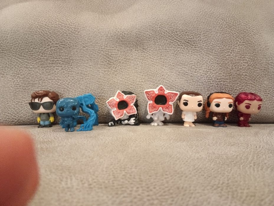 Figuras stranger things dos ovos kinder