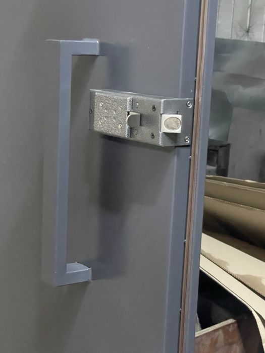 Дезайнери забудовники! Металеві двері, вхідні броньовані двері