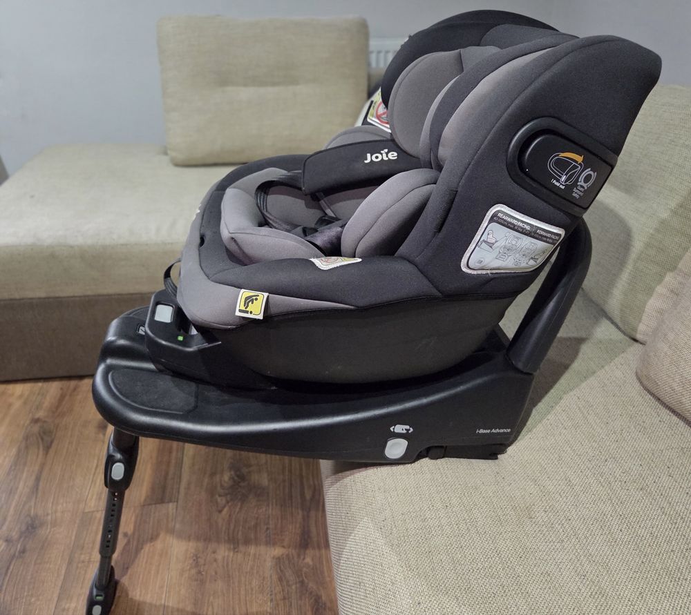 Fotelik samochodowy z podstawą isofix