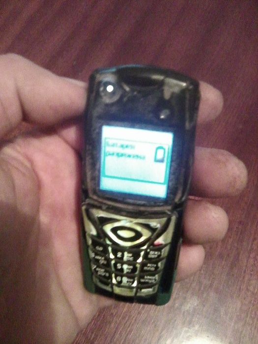Легендарный мобильник Nokia 5140i.