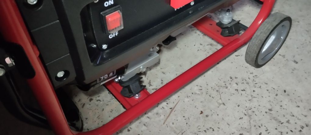 Генератор Einhell  3100 Вт.
