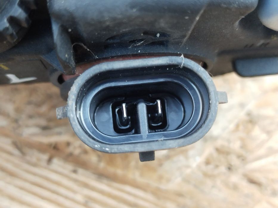 Toyota Yaris II 06-09 Avensis T25 Rav4 III Auris туманка левая