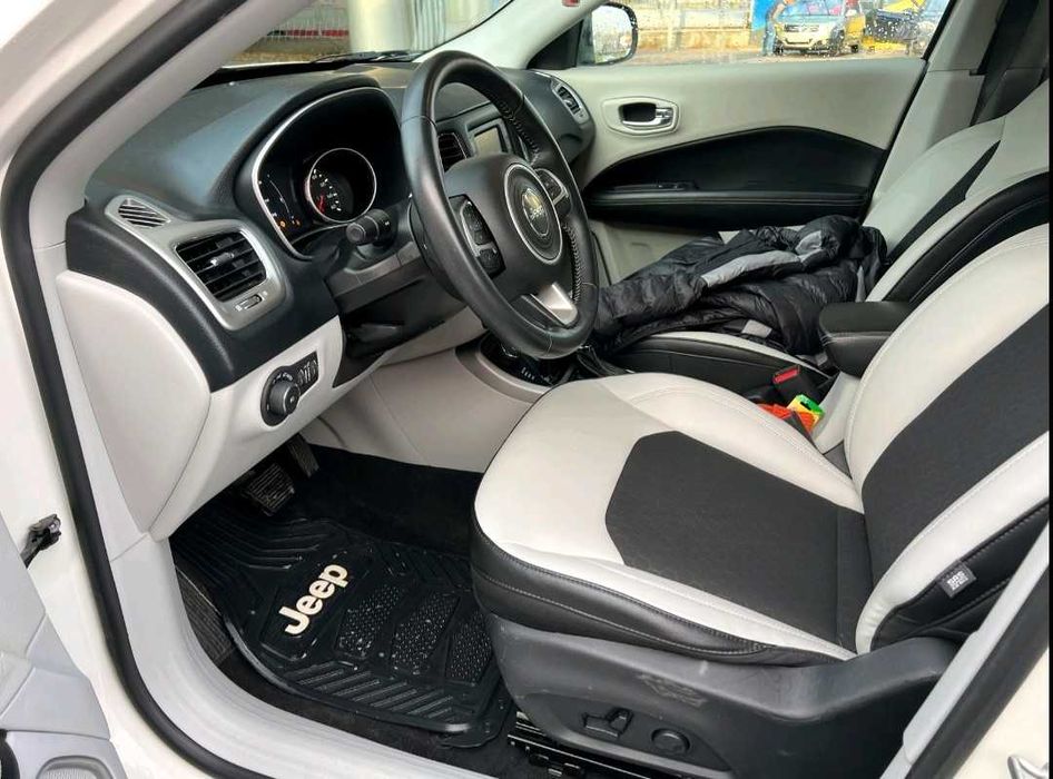 продам авто джип компас 2018 року автомат бензин повний привід