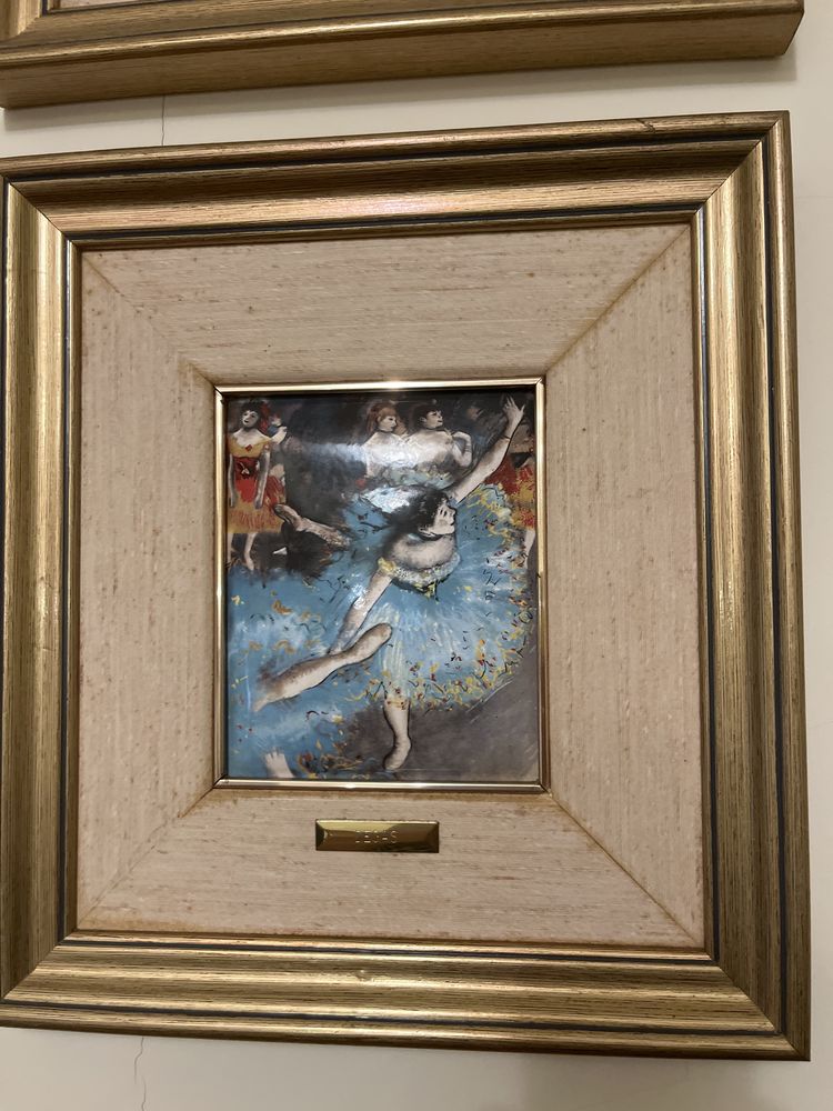 Quadros em azulejo: réplicas de pinturas famosas.