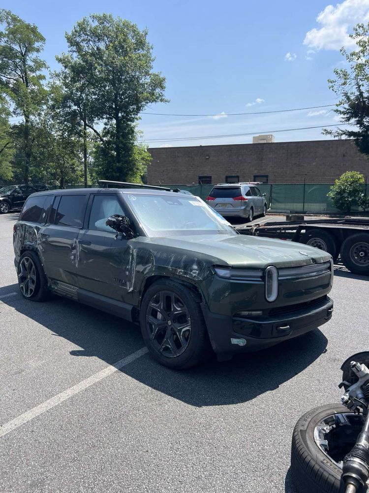 Rivian. Розборка, шрот: двері, панорама, стійки,ричагі, подушки