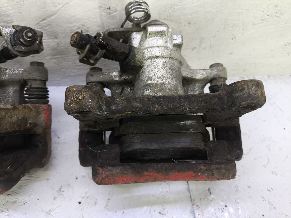 Задний суппорт супорт скоба volkswagen transporter T4 фольксваген т4