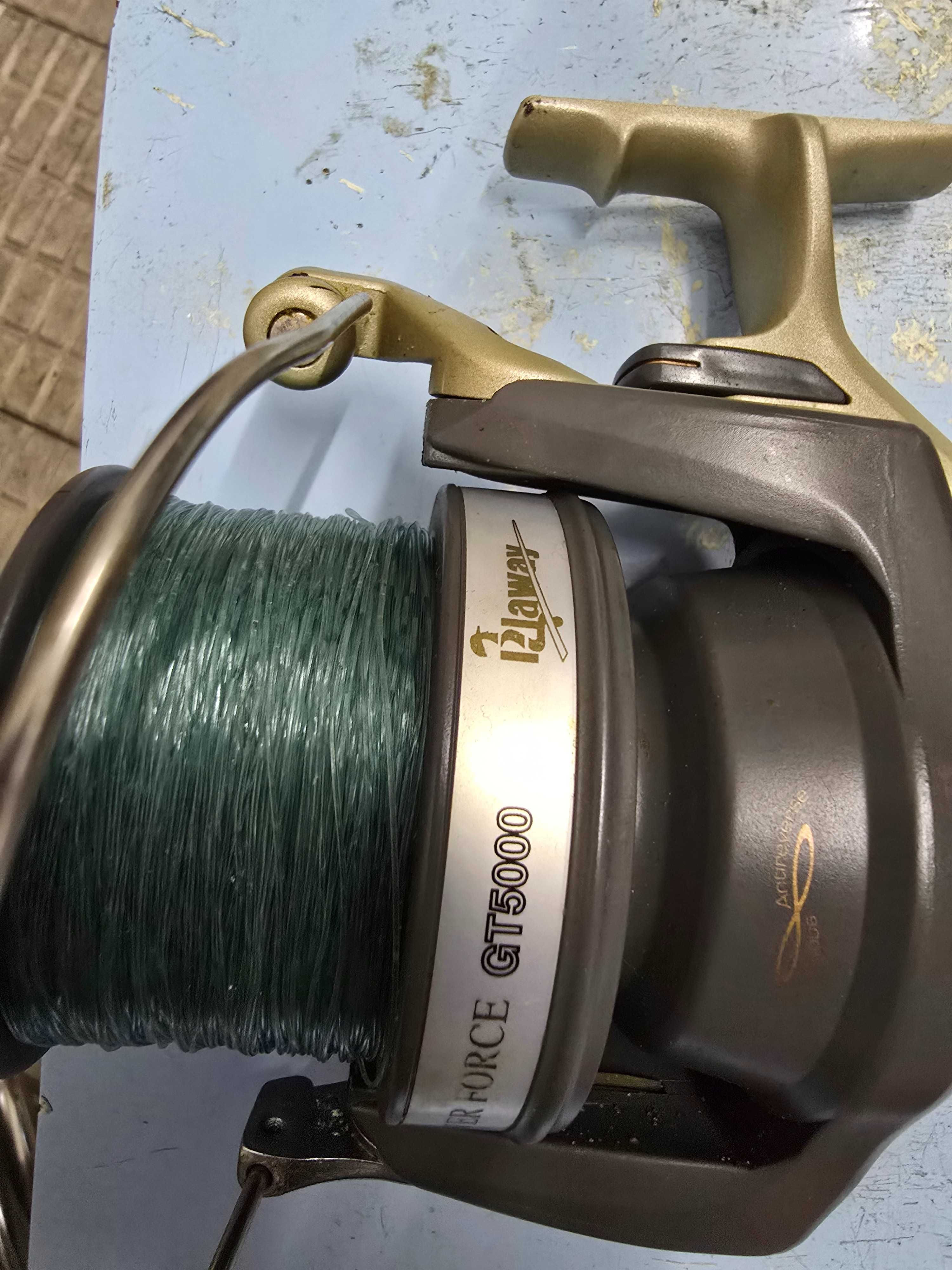 Dois carretos surfcasting