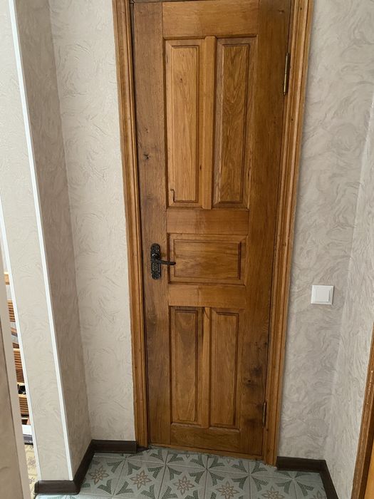 Продам двері дубові