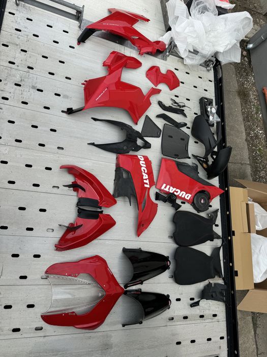 Sprzedam Felgi Ducati Panigale V4s owiewki,wydech