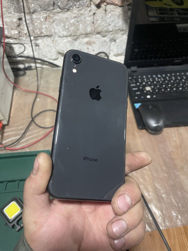 Iphone XR  продам