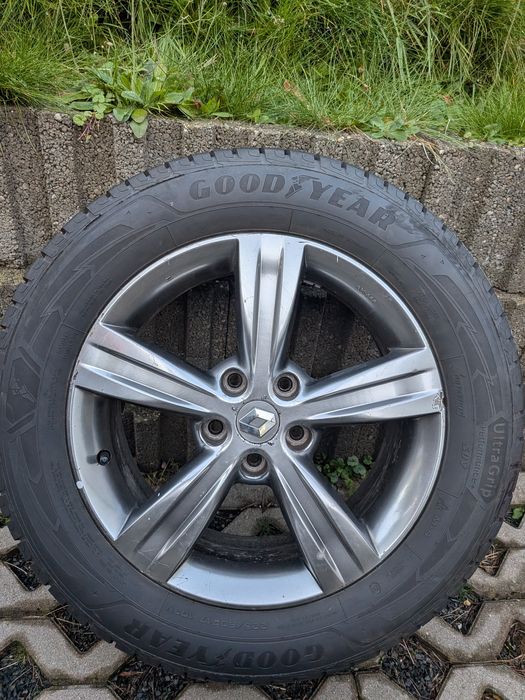 Felgi aluminiowe Renault 17 cali z oponam wielosezonowych GoodYear