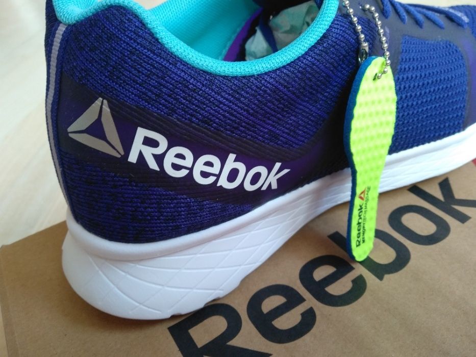 Reebok - оригинал! Новые кроссовки куплены в США! 41 размер.