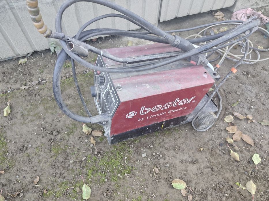 Зварювальний напівавтомат трифазний