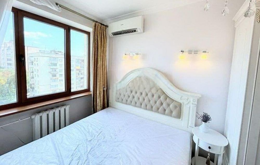 Центр Оренда 2к квартири метро Печерська бульвар Лесі Українки 24