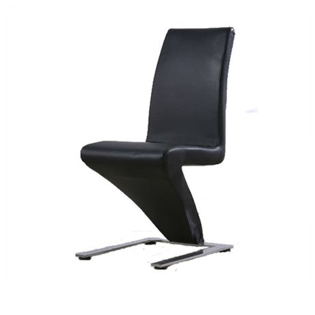 Cadeiras pretas em pele c/formato Z