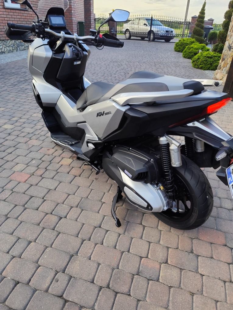 Skuter ADV350 rok 2022