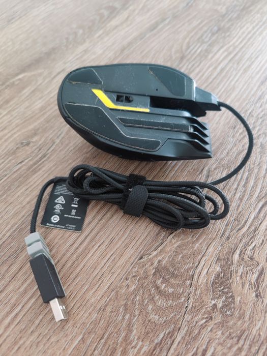 Rato Corsair Gaming Sabre RGB