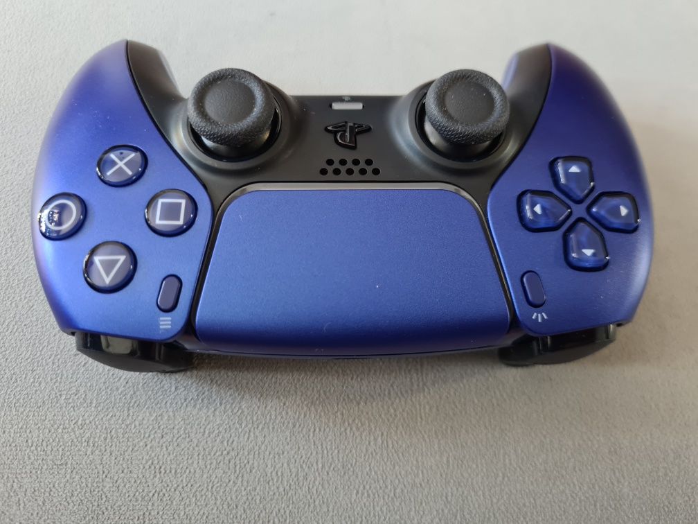 Pad do PS5 w kolorze COBALT BLUE