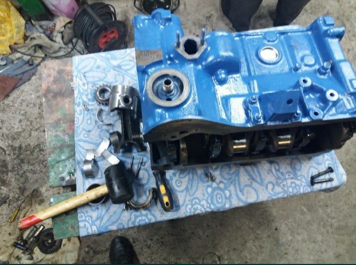 Ремонт двигателей, ходовой части, коробки передач.