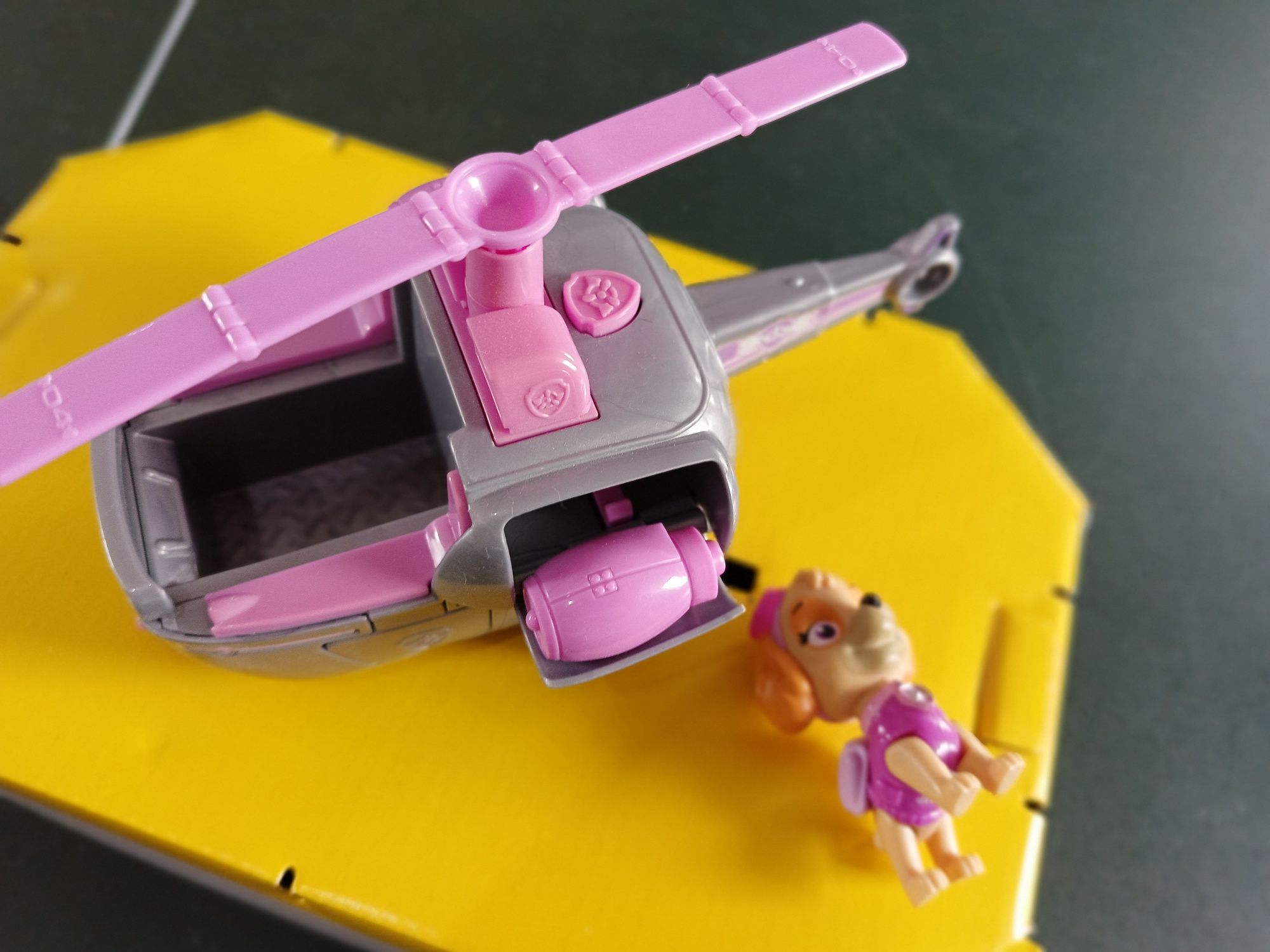 Psi patrol. Helikopter Skye.