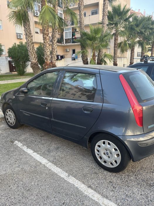 Fiat Punto Cinzento
