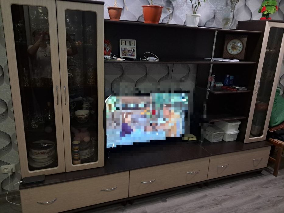 Продам стенку-гостинную и диван