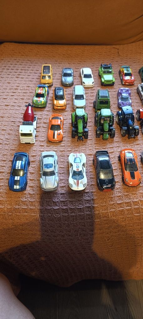 Mix aut Hotwheels Majorette Matchbox