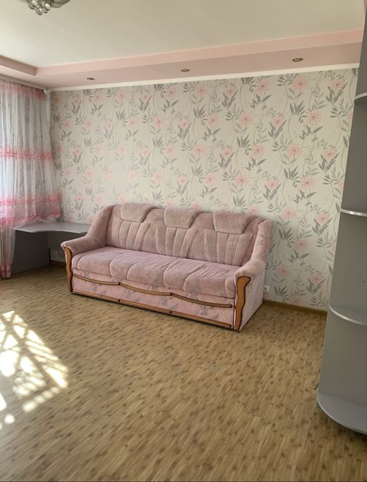 Кутовий сірий стіл в ідеальному стані