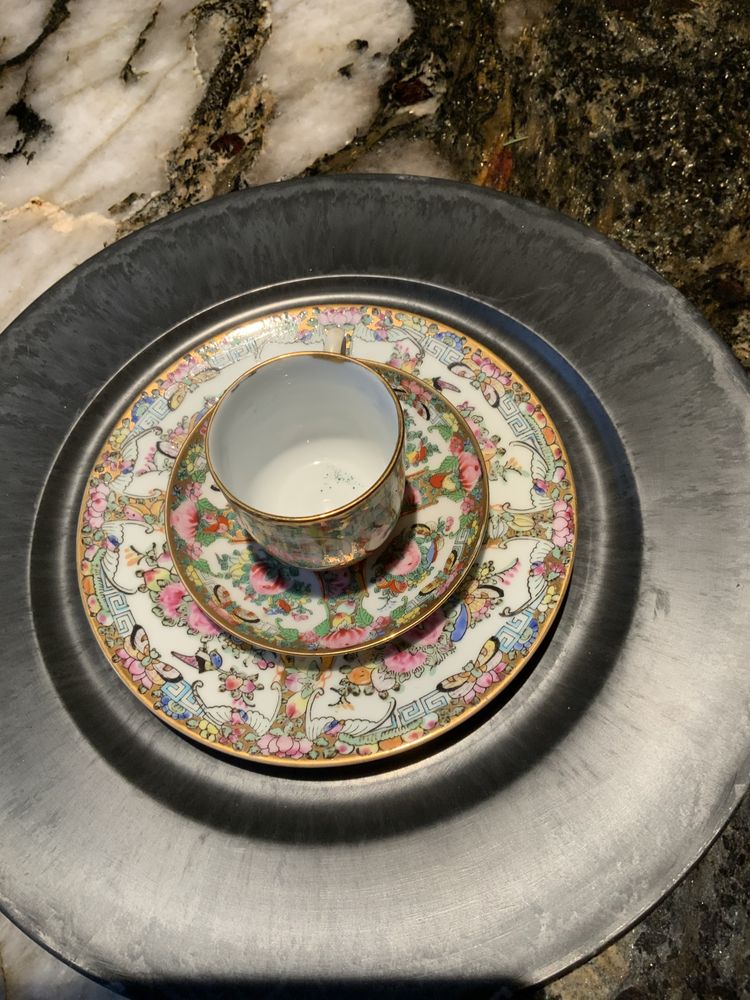 Porcelanowa filiżanka ręcznie malowana