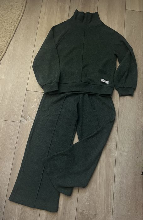 Костюм теплий для дівчинки 146 р