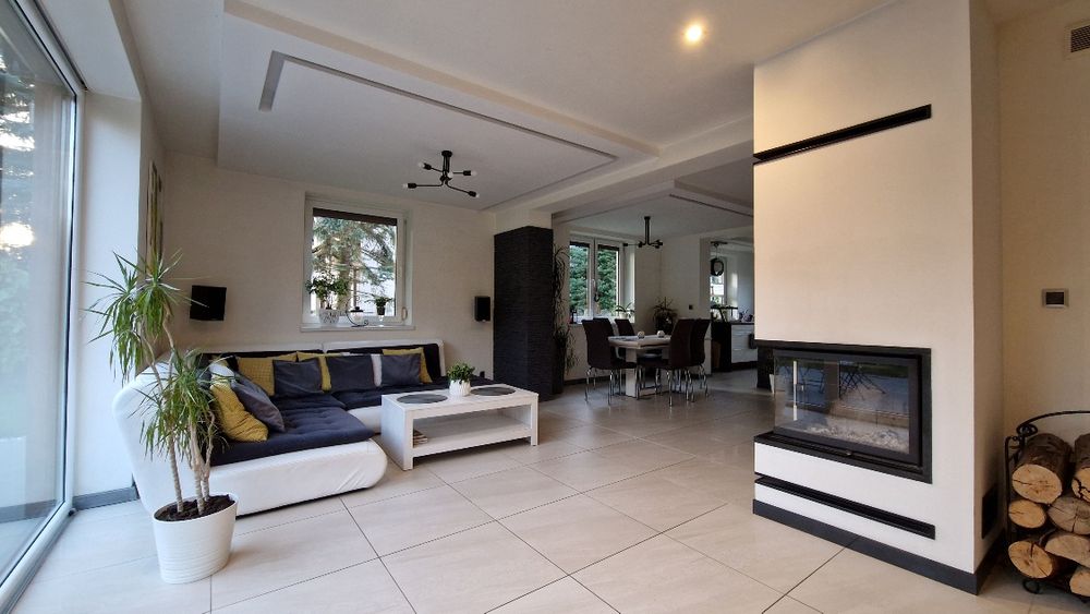 Dom marzeń dla rodziny – cisza, przestrzeń i gotowy do zamieszkania.