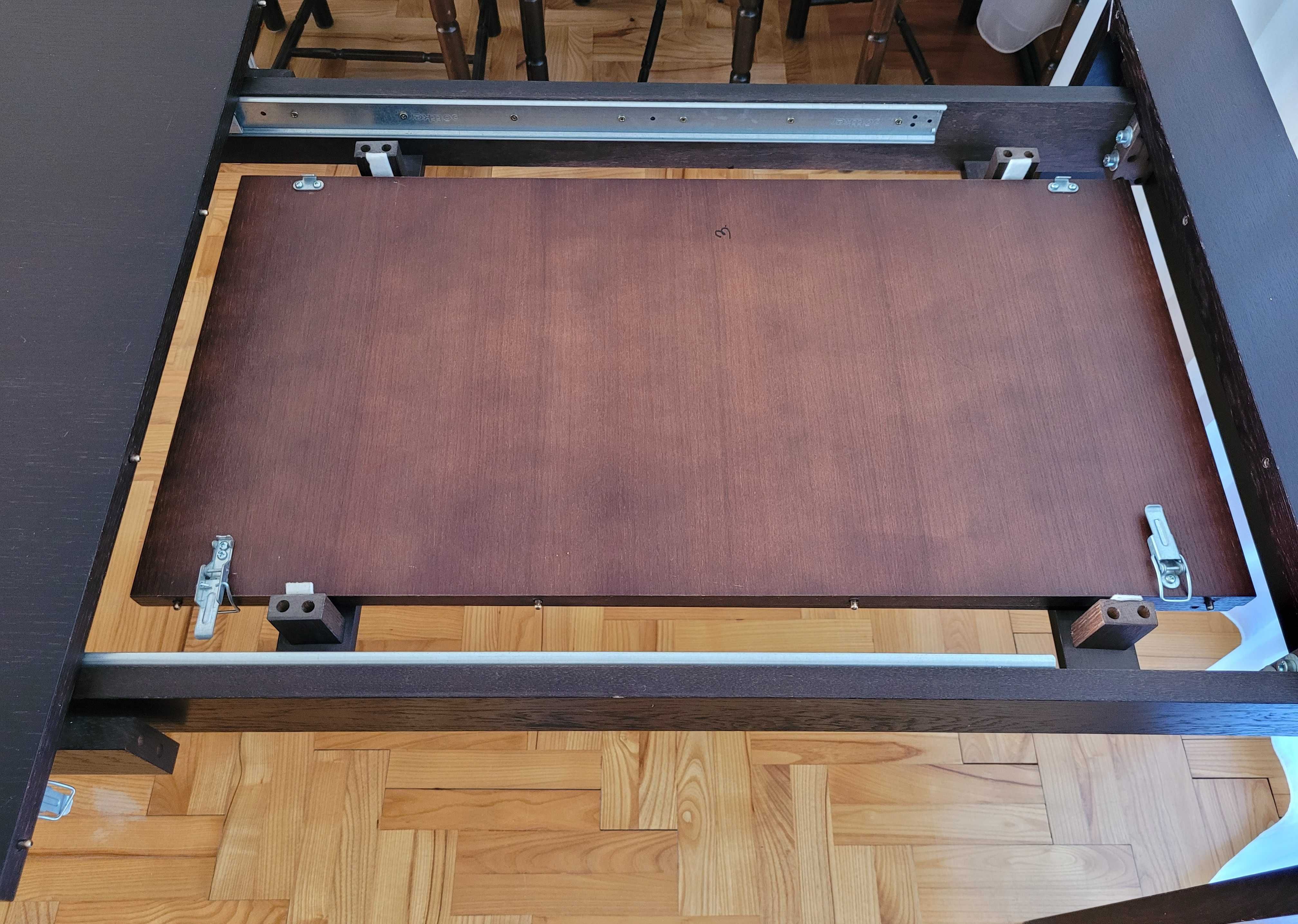 Stół fornirowany z drewniana ramą i nogami ciemny brąz 140 230 cm