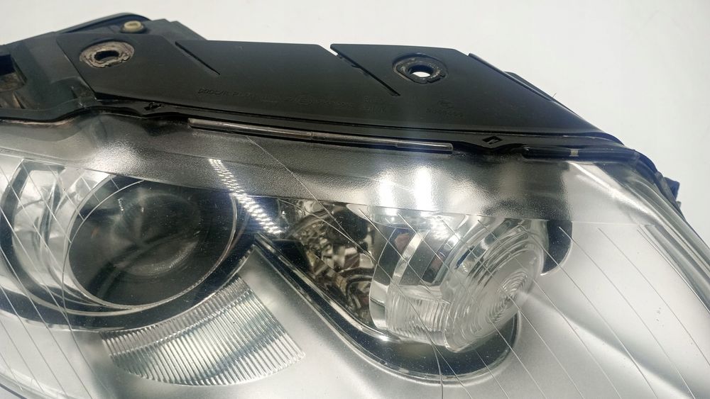Lampa Prawa bi-xenon skrętny Passat B6 Europa