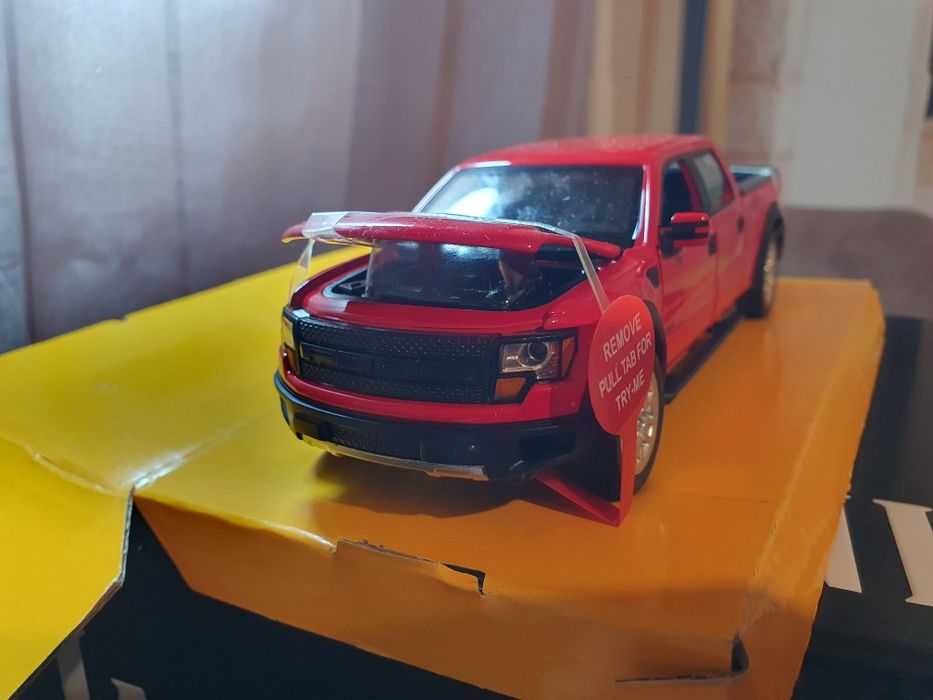 Модель автомобіля Ford F-150 SVT Raptor маштаб 1:34