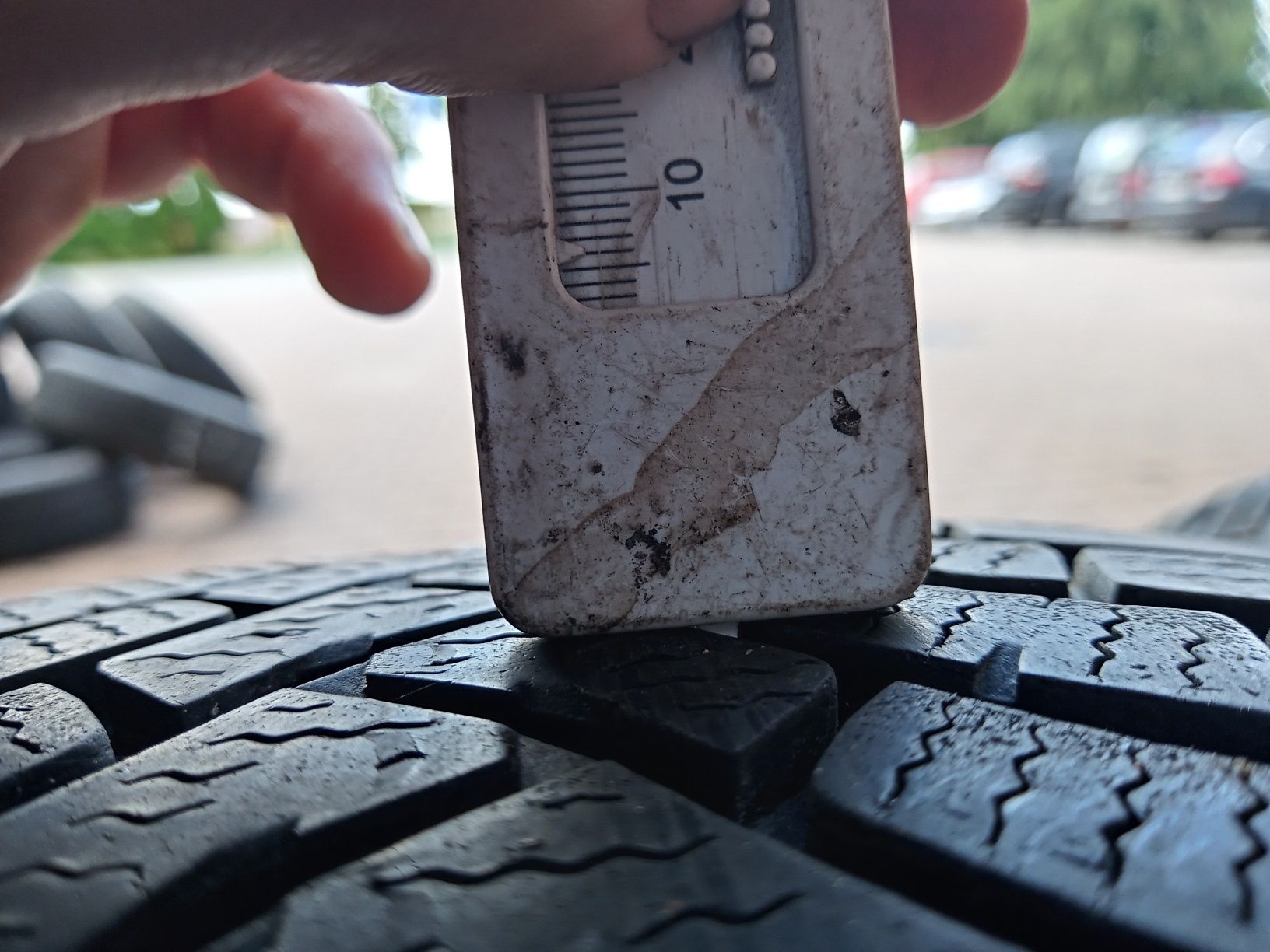 Opony zimowe Falken 235/50R18