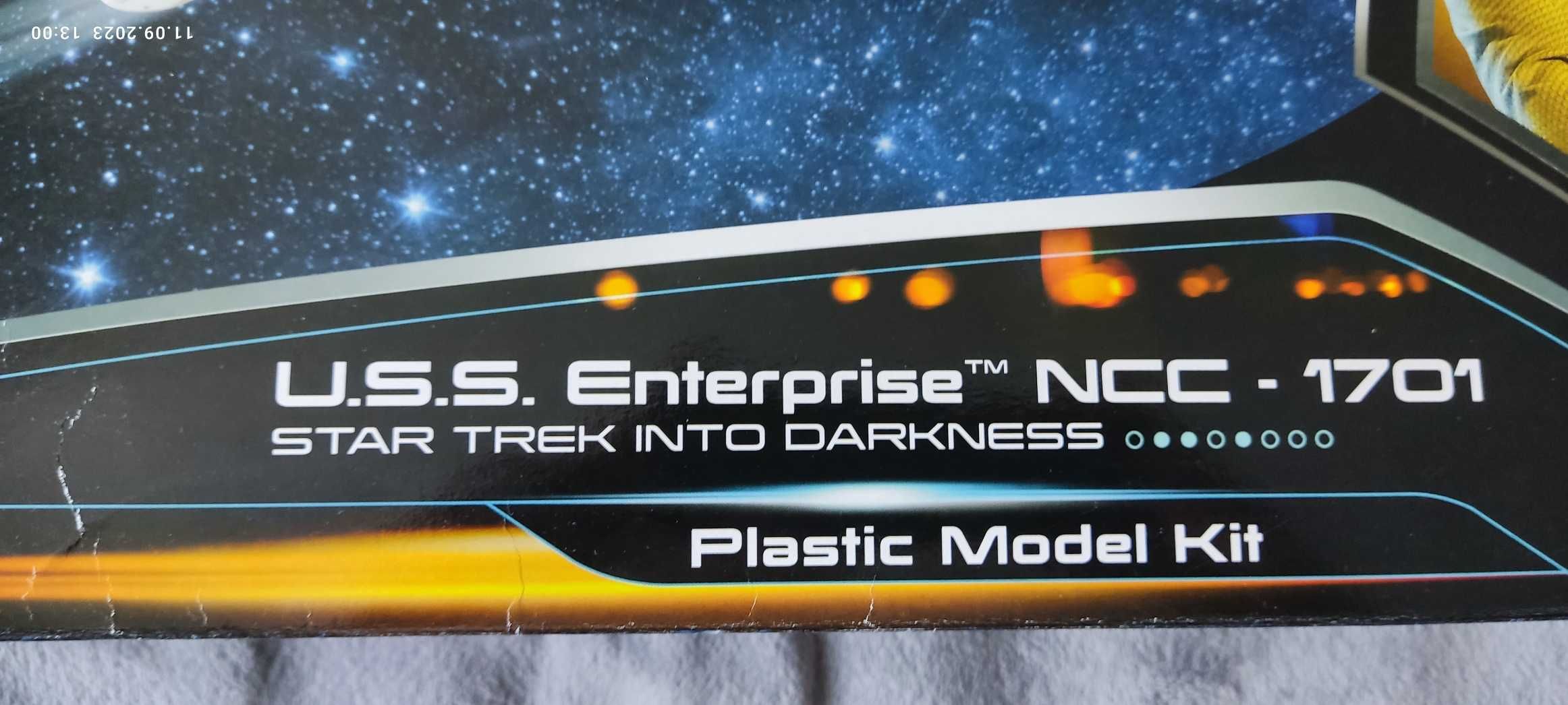 Model statku z filmu Star Trek U.S.S. Enterprise Revell 1:500