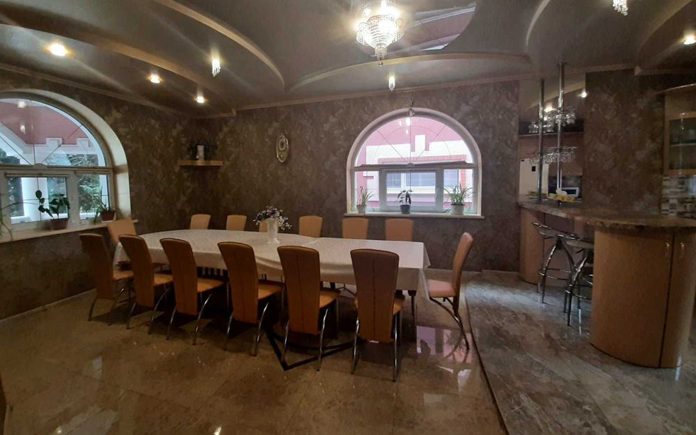 Дом посуточно 280 кв. Сауна, бассейн, бильярд, генератор.