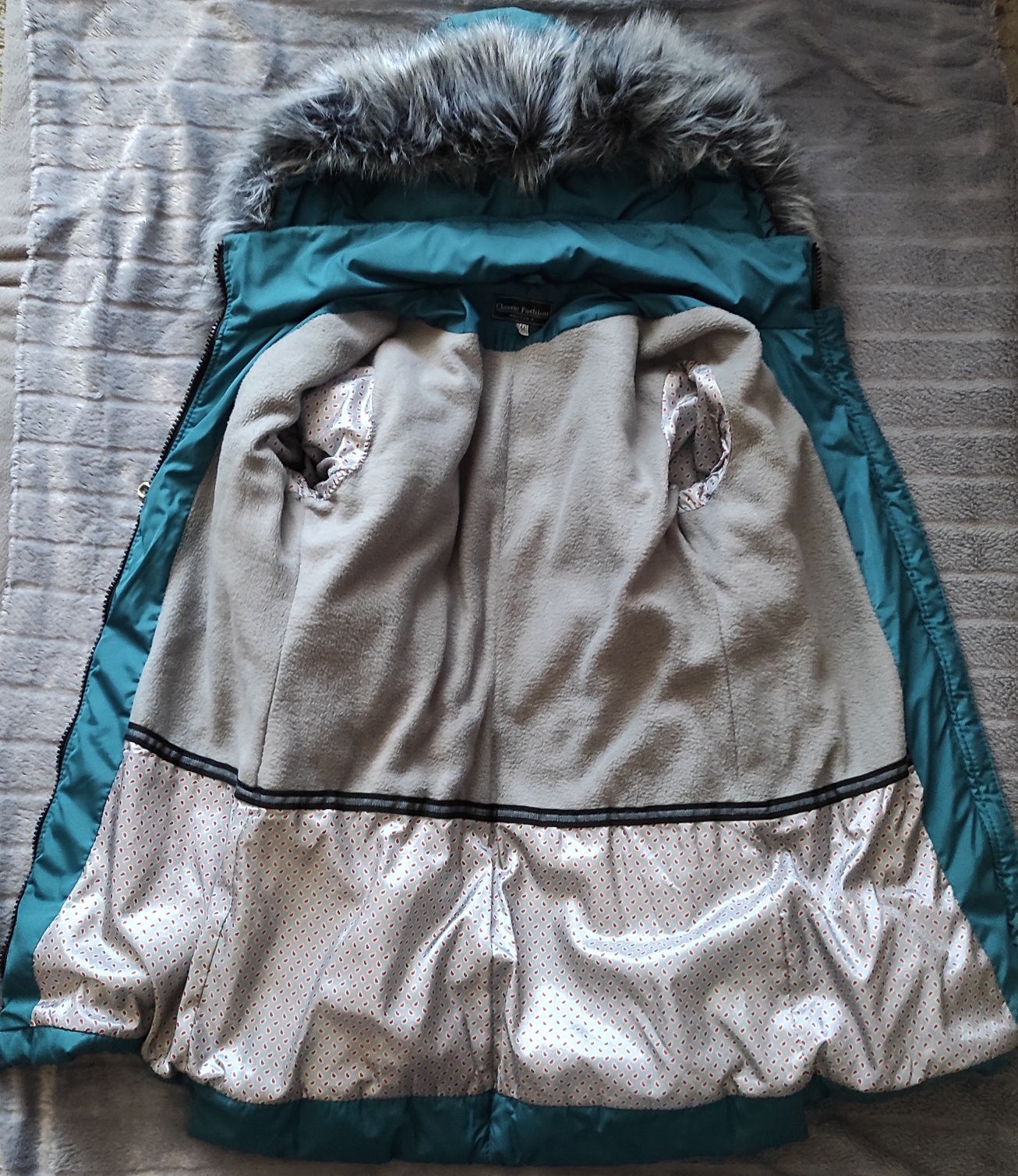 Продам женскую зимнюю куртку, р. 44.