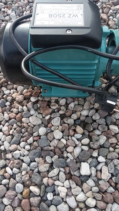 Nowa pompa do wody z silnikiem