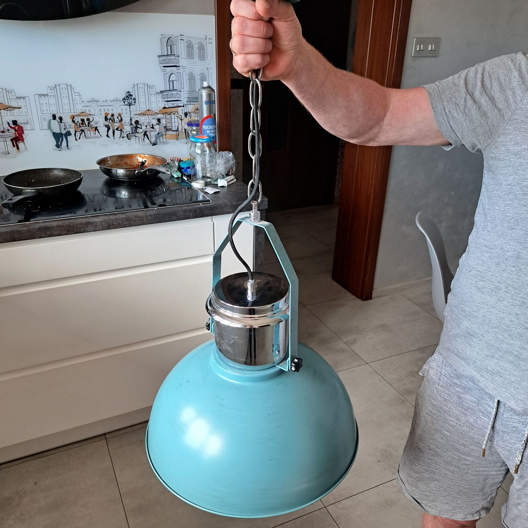 Lampa wisząca metalowa średnica 38 cm.